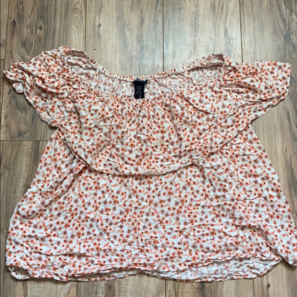 TORRID FLOWERY NOSLEEVE TOP🧡💕